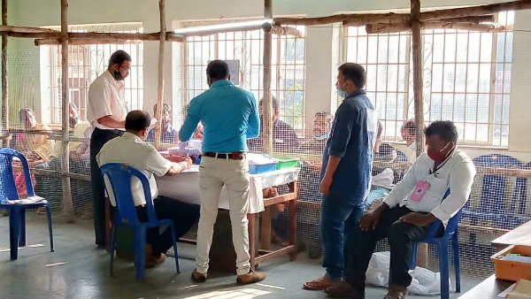 ಅಧಿಕಾರಿಗಳ ವಿರುದ್ಧ ಆಕ್ರೋಶ