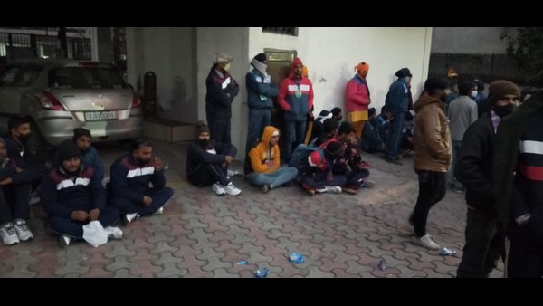 ಕೆಂಪುಕೋಟೆಯಲ್ಲಿ ಸಿಲುಕಿದ್ದ 300 ಕಲಾವಿದರನ್ನು ರಕ್ಷಿಸಿದ ಪೊಲೀಸರು