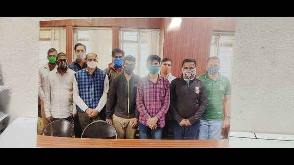 ಹೆಸರು ವಿಳಾಸ ನಮೂದಿಸದ ಸರ್ಕಾರಿ ಚಿನ್ಹೆ ಇರುವ 9,000 ಆಧಾರ್ ಕಾರ್ಡ್ 