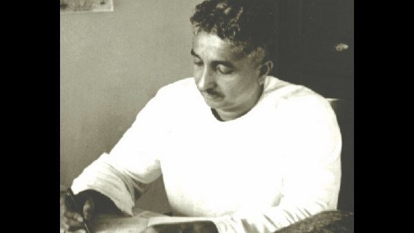 ಈ ಹಿಂದೆ ರಾಷ್ಟ್ರಕವಿ ಕುವೆಂಪು ಅವರಿಗೂ ನೋಟಿಸ್ ಈ ಹಿಂದೆ ರಾಷ್ಟ್ರಕವಿ ಕುವೆಂಪು ಅವರಿಗೂ ನೋಟಿಸ್