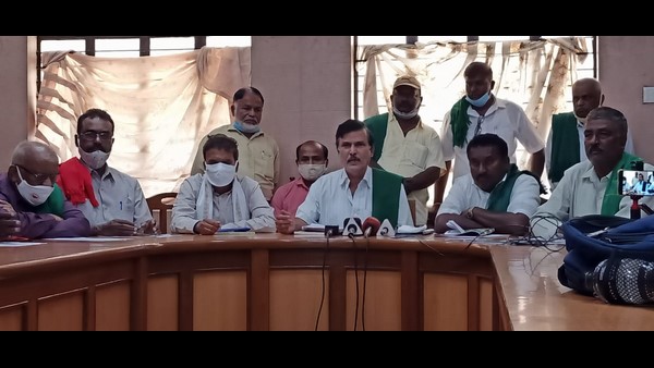 Huge Farmer Alternative Parade In Bengaluru on Jan. 26: Kurabur Shantakumar 