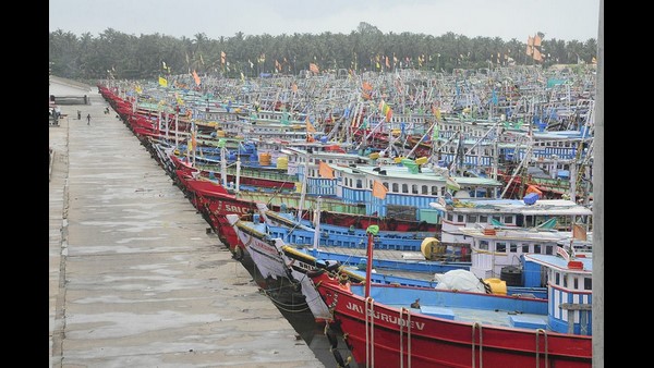 ಹೊಟ್ಟೆಗೆ ಹಿಟ್ಟು ಕೊಡುತ್ತಿರುವ ಮೀನುಗಾರಿಕೆ
