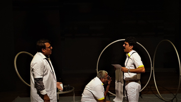 ತುಘಲಕ್ ಪಾತ್ರ ನಿರ್ವಹಣೆ 