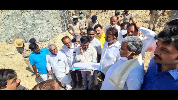 ರಾಜಕೀಯ ಪ್ರಭಾವ ಇರುವುದು ಕಂಡುಬರುತ್ತಿದೆ