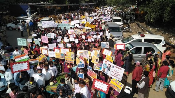 ಶುಲ್ಕ ಕಟ್ಟಲು ಸಾಧ್ಯವಾಗುತ್ತಿಲ್ಲ