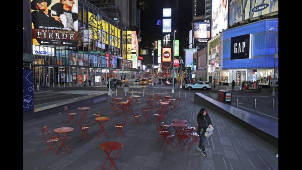 ಗೊಂಬೆ ನಿಲ್ಲಿಸಿದ್ದ ಆಯೋಜಕರು..!