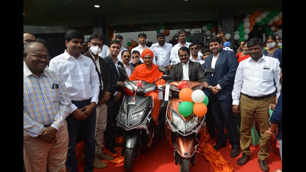 ಸಿಕೆ ಮೋಟಾರ್ಸ್‌ನ ಜಂಟಿ ವ್ಯವಸ್ಥಾಪಕ ನಿರ್ದೇಶಕ ಕೃಷ್ಣ ಕುಮಾರ್‌ 