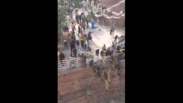 Video: ಭಯ ಹುಟ್ಟಿಸುತ್ತೆ ಕೆಂಪುಕೋಟೆಯಲ್ಲಿ ನಡೆದ ಈ ದೃಶ್ಯ!