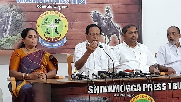 Shivamogga: 10 Crore People Commit Suicide If Narendra Modi Continues To Be PM: Kimmane Ratnakar