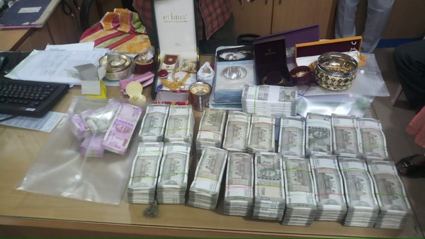 ಅಕ್ರಮ ಗಳಿಕೆಯಲ್ಲಿ ಡಾಕ್ಟರ್ ನಂಬರ್ ಒನ್