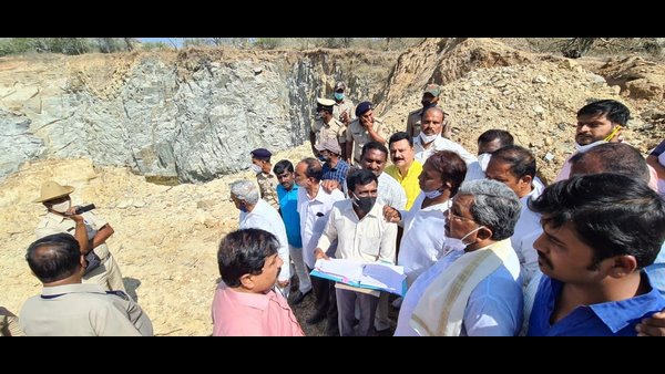 ಅಧಿಕಾರಿಗಳು ಮತ್ತು ರಾಜಕಾರಣಿಗಳೆ ಕಾರಣ