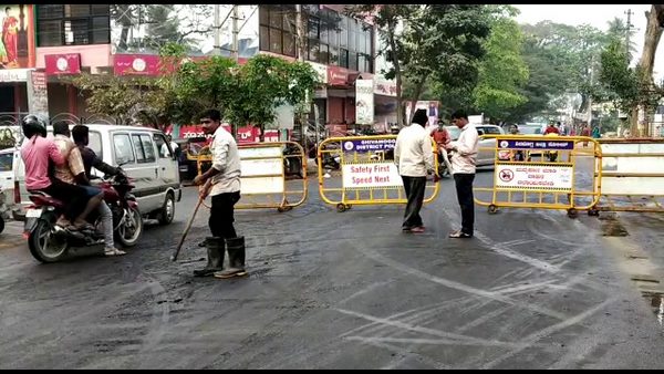ಆಯಿಲ್ ಸೋರಿಕೆ ಅಂದುಕೊಂಡರು