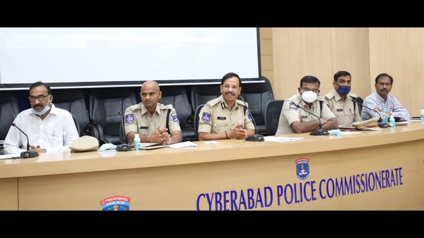 ಸಜ್ಜನರ್ ಕಿವಿಮಾತು ಸಜ್ಜನರ್ ಕಿವಿಮಾತು