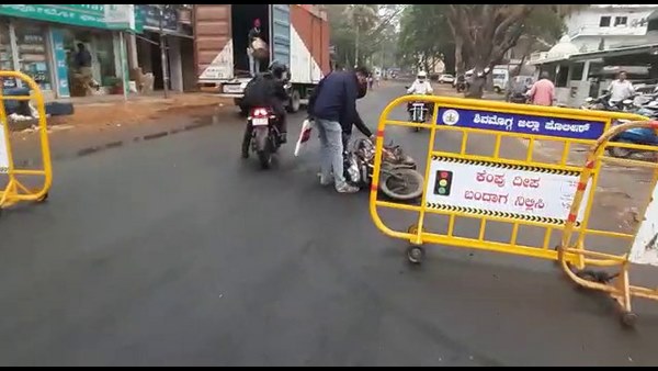 ದೌಡಾಯಿಸಿದ ಪಾಲಿಕೆ ಸಿಬ್ಬಂದಿಗಳು