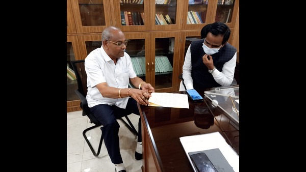 ಬಿಪಿಎಲ್ ಕಾರ್ಡ್ ಹಿಂದಿರುಗಿಸಿ