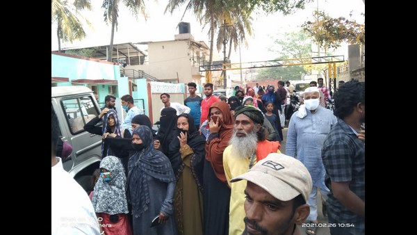  Mysuru MLA Tanveer Sait Followers Protest Against Siddaramaiah 