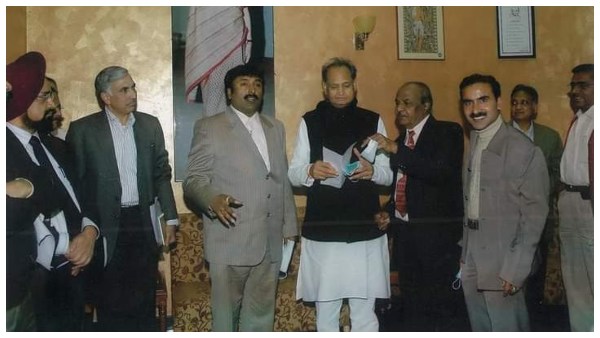 Bengaluru; ccb police looking for another Fake leader !