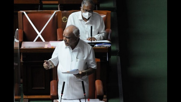 ಮುಖ್ಯಮಂತ್ರಿಗಳು ಕುಮಾರಸ್ವಾಮಿ ಪರ ಬ್ಯಾಟ್ ಬೀಸಿದರು 