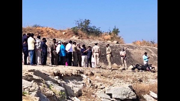 ಇಬ್ಬರು ಪೊಲೀಸ್ ಅಧಿಕಾರಿಗಳ ಅಮಾನತುಗೊಳಿಸಿ ಆದೇಶ 