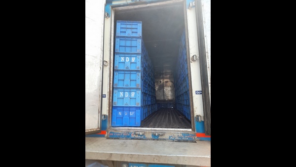Karwar: Goa Alcohol Bottles Transport In A Fish Truck; Sieged