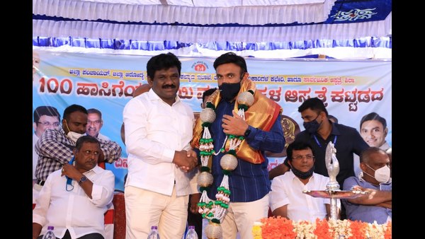 Sudhakar inaugurates newly constructed 100-bed Mother and Child Hospital in Sira 