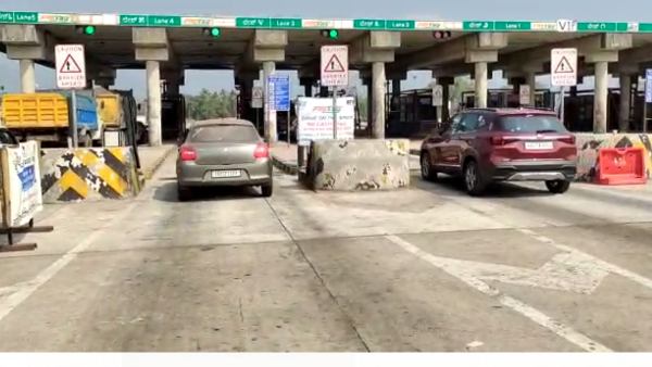Karwar: Chaos Prevailed At Several Toll Booths As Center Made FASTag Mandatory