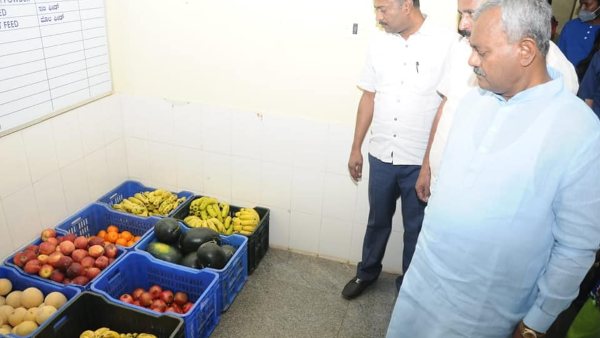 ಆಹಾರ ಧಾನ್ಯಗಳ ಮಾಹಿತಿ ಪಡೆದರು