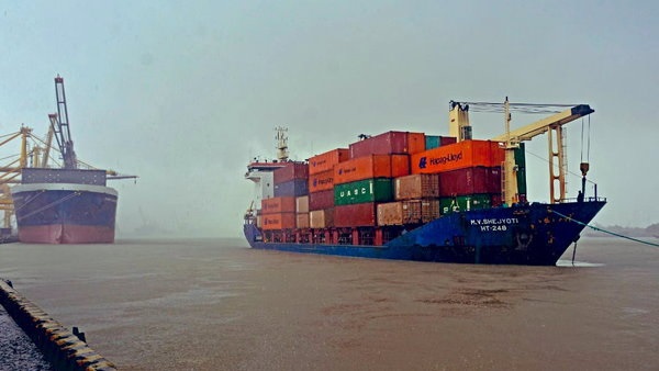 ಅಂದುಕೊಂಡ ದೇಶಗಳಿಂದ ಆಹಾರ ಆಮದು ಆಗುತ್ತಿಲ್ಲ ಅಂದುಕೊಂಡ ದೇಶಗಳಿಂದ ಆಹಾರ ಆಮದು ಆಗುತ್ತಿಲ್ಲ