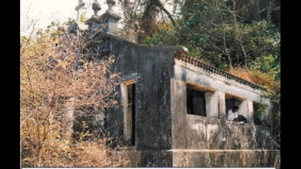 ಪ್ರಾರ್ಥನೆ ಸಲ್ಲಿಸಿ ತೆರಳಲು ಅವಕಾಶ ನೀಡಬೇಕು