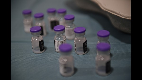 ಲಸಿಕೆ ಹಾಕಿಸಿಕೊಂಡ ಕೇಂದ್ರದಲ್ಲಿ ಅರ್ಧಗಂಟೆ ಪರಿಶೀಲನೆ 