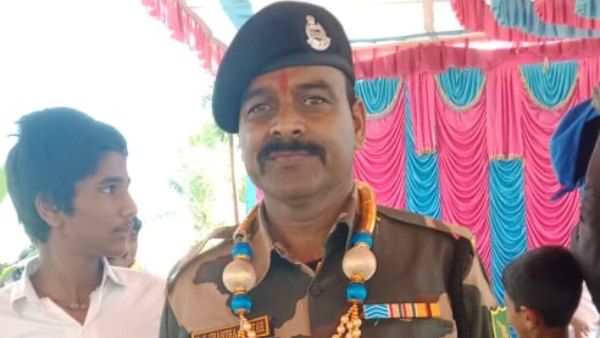 Villagers Warm Welcome For Retired Soldier In Kadur 