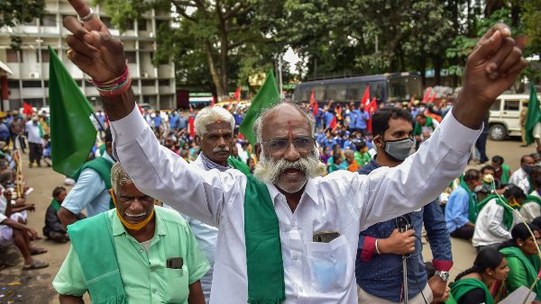 ರೈತರ ಮೇಲೆ ಎರಗುತ್ತಿರುವ ಘಾತುಕ ಶಕ್ತಿ