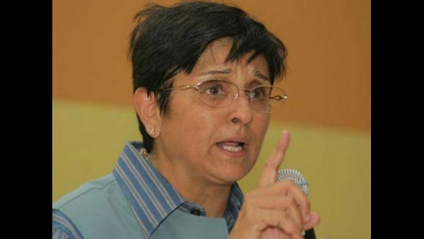 ಕಿರಣ್ ಬೇಡಿಯವರನ್ನು ಬದಲಿಸಬೇಕು ಕಿರಣ್ ಬೇಡಿಯವರನ್ನು ಬದಲಿಸಬೇಕು