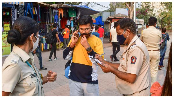 Between Feb 1 To Feb 21, Western Railway Fined 2,200 Passengers For Not Wearing Face Masks Between Feb 1 To Feb 21, Western Railway Fined 2,200 Passengers For Not Wearing Face Masks