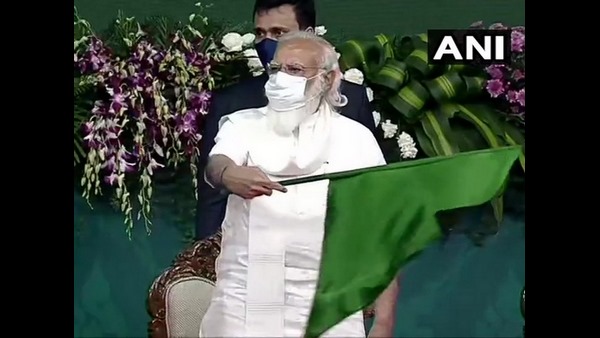 ಮೆಟ್ರೋ ಯೋಜನೆಗೆ ಪ್ರಧಾನಿ ಮೋದಿ ಚಾಲನೆ 