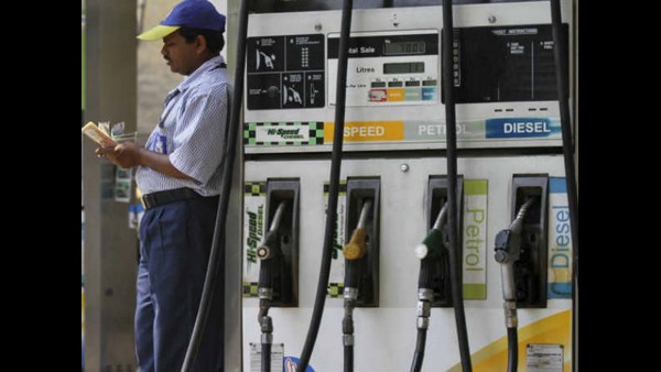 ದೆಹಲಿಯಲ್ಲಿ 90 ಗಡಿ ದಾಟಿದ ಪೆಟ್ರೋಲ್