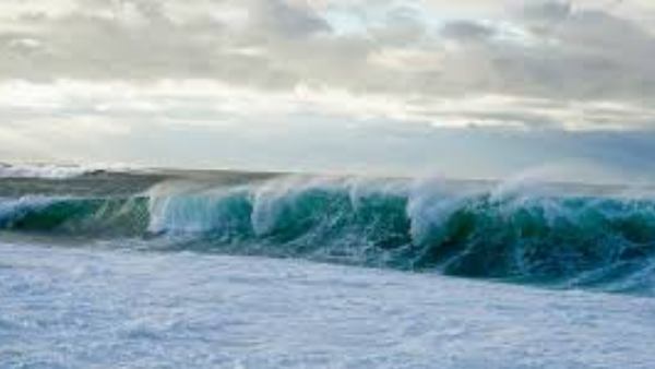 ರಕ್ಕಸ ಗಾತ್ರದ ಅಲೆಗಳಿಂದ ಸುನಾಮಿ 