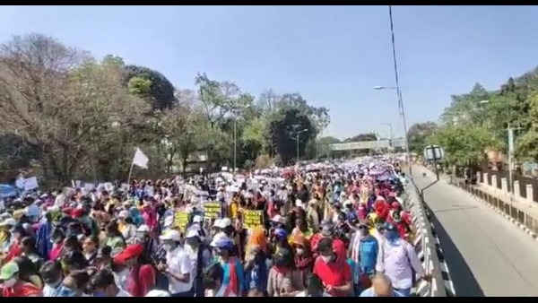 Private schools and Teacher to stage protest against govt over 30% fee cut in Karnataka