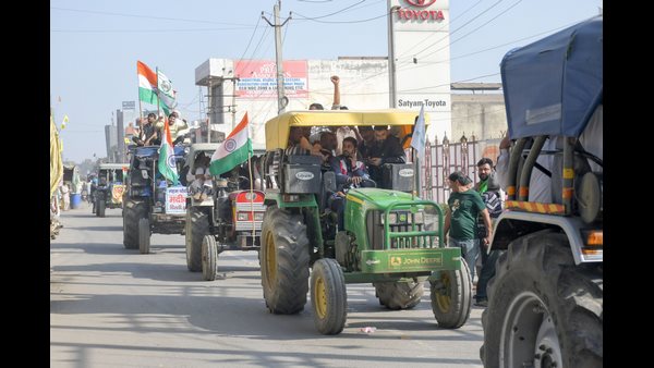 ಕೃಷಿ ಕಾಯ್ದೆಗಳ ವಿರುದ್ಧ ಮುಂದುವರಿದೆ ಪ್ರತಿಭಟನೆ 