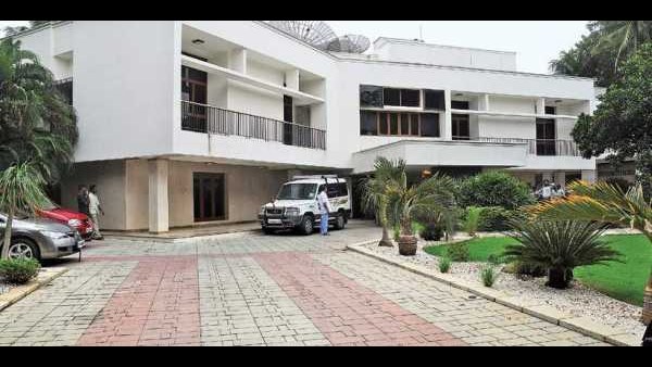 ಪೊಯೀಸ್ ಗಾರ್ಡನ್ (ಜಯಾ ನಿವಾಸ) 