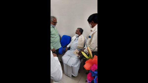 VHP Pramukh Manjunatha Swamy met Siddaramaiah regarding Ram Mandir Nidhi Samarpana Abhiyan