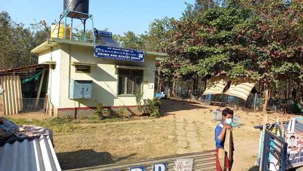 ಪ್ರತೀ ದಿನ ಮಧ್ಯಾಹ್ನ 2 ಗಂಟೆಗೆ ಬಿಸ್ಕತ್ ಅಥವಾ ಬ್ರೆಡ್ ಪ್ರತೀ ದಿನ ಮಧ್ಯಾಹ್ನ 2 ಗಂಟೆಗೆ ಬಿಸ್ಕತ್ ಅಥವಾ ಬ್ರೆಡ್