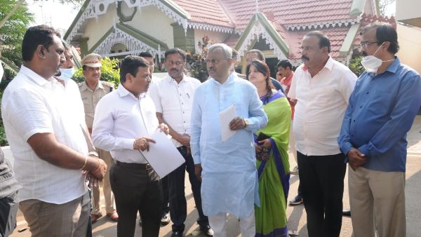 ಅಭಿವೃದ್ಧಿಗೆ ಆದ್ಯತೆ