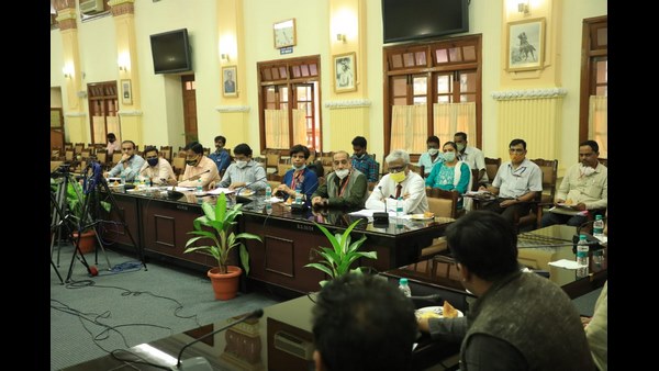 ಮಾಲೀಕರಿಗೆ ಖಡಕ್ ಸೂಚನೆ ನೀಡಿದ ಸಚಿವರು ಮಾಲೀಕರಿಗೆ ಖಡಕ್ ಸೂಚನೆ ನೀಡಿದ ಸಚಿವರು