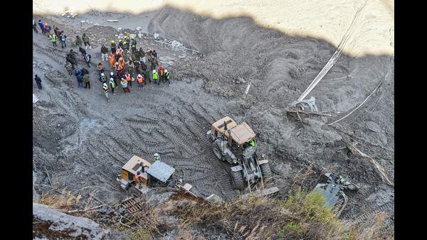 ಹಸುವಿಗೆ ಮೇವು ತರಲು ಹೋದ ಅಮ್ಮ ಮಗಳನ್ನು ಕಬಳಿಸಿದ ನೀರು ಹಸುವಿಗೆ ಮೇವು ತರಲು ಹೋದ ಅಮ್ಮ ಮಗಳನ್ನು ಕಬಳಿಸಿದ ನೀರು