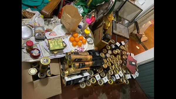  ACB police found the liquor bottles in bbmp corrupt babu house