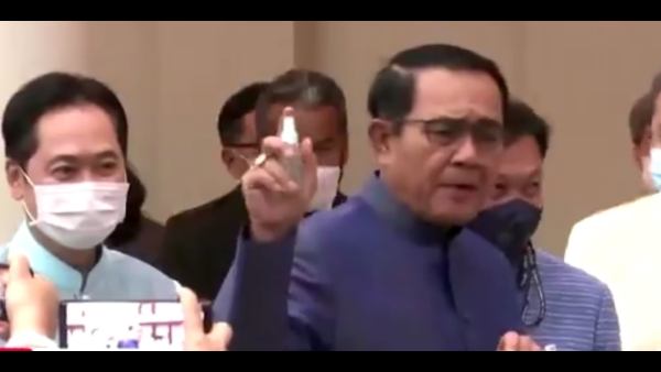 Thailand PM Prayuth Chan-Ocha Sprays Sanitiser On Journalists To Avoid Questions Thailand PM Prayuth Chan-Ocha Sprays Sanitiser On Journalists To Avoid Questions