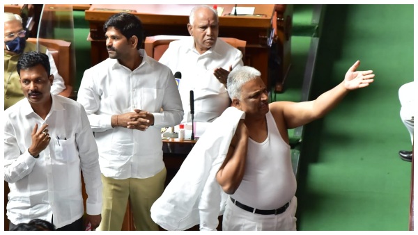 ಶಾಸಕರು ಅಂಗಿ ಬಿಚ್ಚಿದ್ದಕ್ಕೆ ಕಾರಣ ಕೊಟ್ಟ ಡಿಕೆಶಿ ಶಾಸಕರು ಅಂಗಿ ಬಿಚ್ಚಿದ್ದಕ್ಕೆ ಕಾರಣ ಕೊಟ್ಟ ಡಿಕೆಶಿ