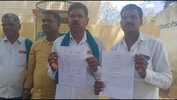 Chamarajanagar: The Tractor Showroom Owner Finally Gave Tractor To the Farmer 
