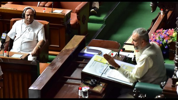 ನೀವು ಮುಂದೆ ಸ್ಪರ್ಧಿಸ್ತಿರೋ, ಇಲ್ಲವೋ?